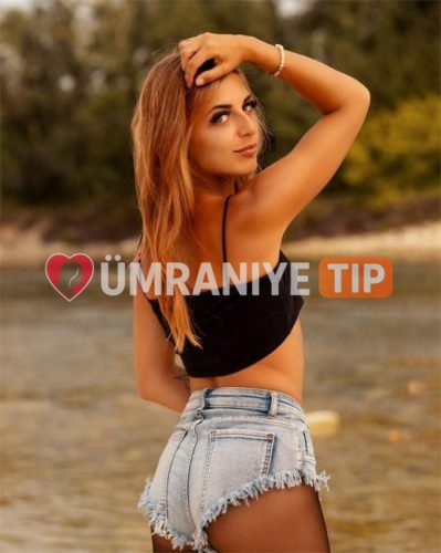 ÜNİVERSİTELİ KIZLAR fotoğrafı